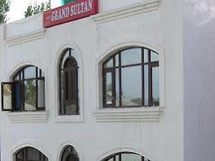 ホテルGrand Sultan Srīnagar エクステリア 写真