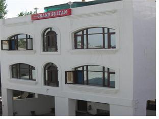 ホテルGrand Sultan Srīnagar エクステリア 写真